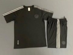 22-23 Manchester United Black Training Uniforms