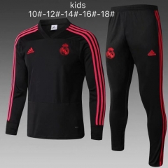 18-19 Children Real Madrid Black V-Neck Training Suit